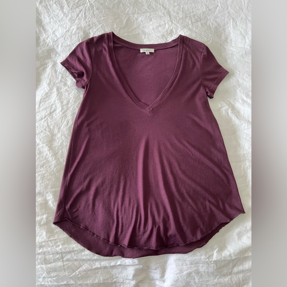 Aritzia Wilfred | Women’s SZ XS | Wine | Deep V Neck Short Sleeve Top